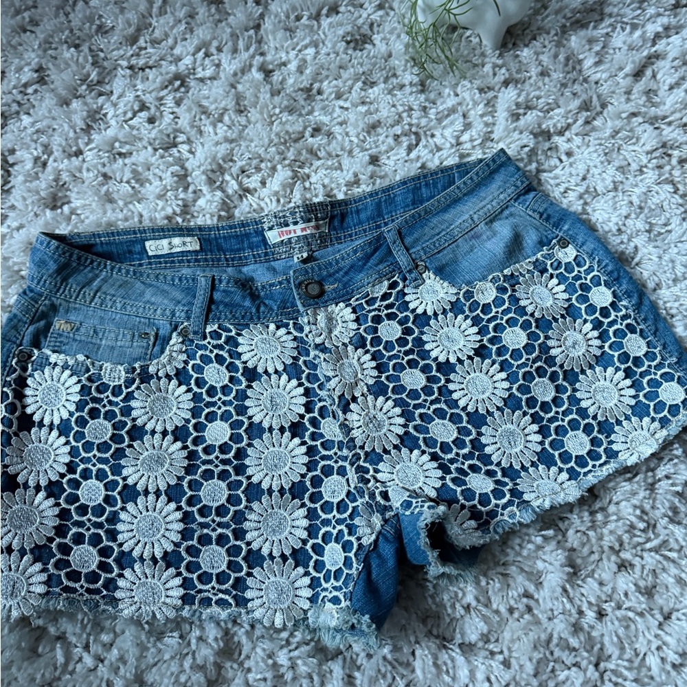 Hot Kiss vintage daisy hippie Blue Jean Shorts with White Floral Overlay